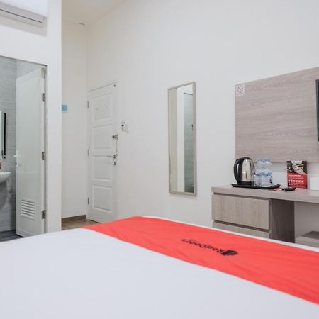 Reddoorz Plus @ Jalan Juanda Medan Extérieur photo