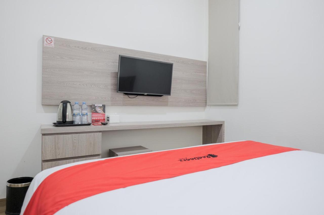 Reddoorz Plus @ Jalan Juanda Medan Extérieur photo