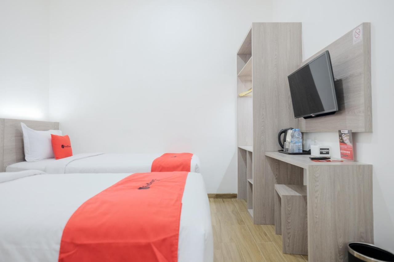 Reddoorz Plus @ Jalan Juanda Medan Extérieur photo