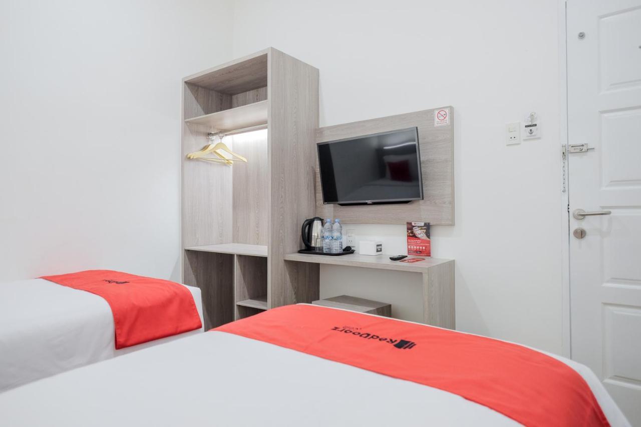 Reddoorz Plus @ Jalan Juanda Medan Extérieur photo