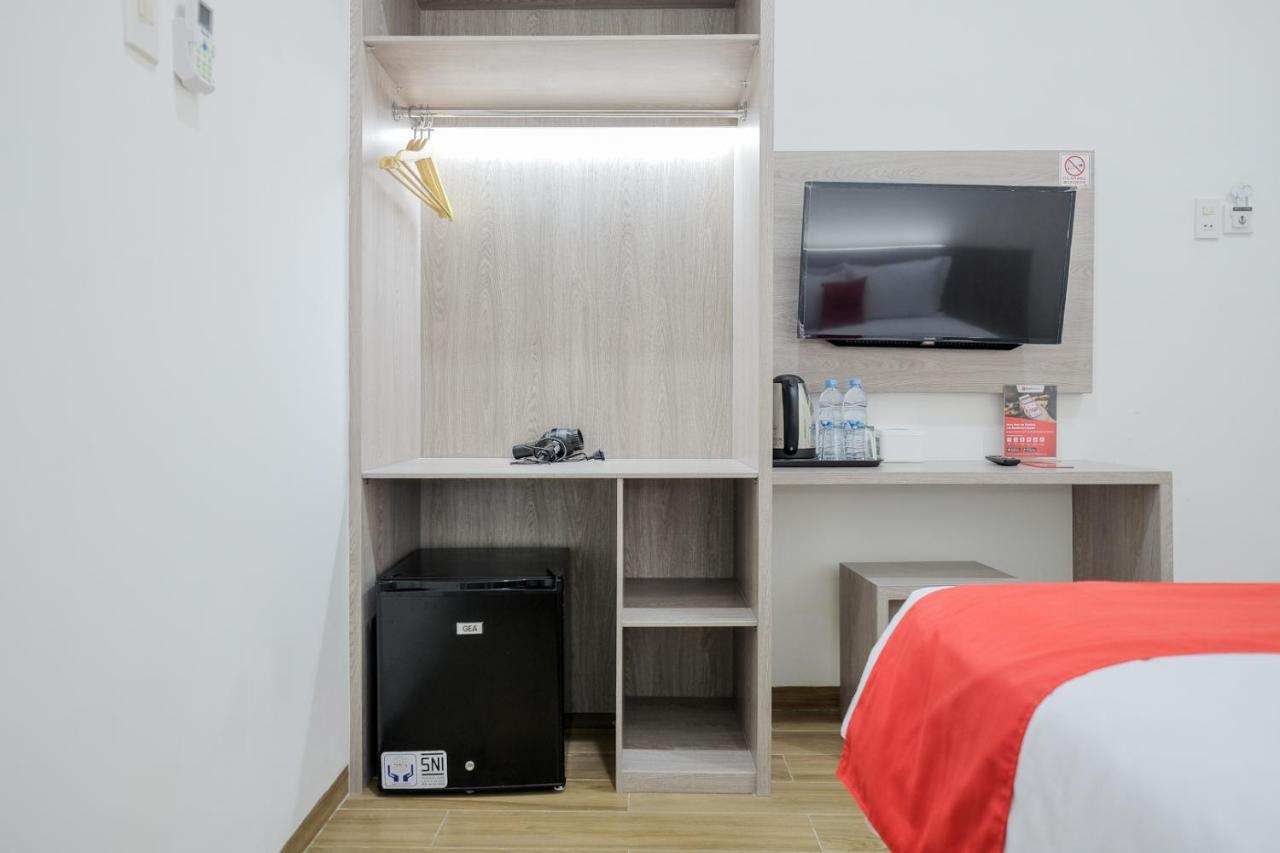 Reddoorz Plus @ Jalan Juanda Medan Extérieur photo